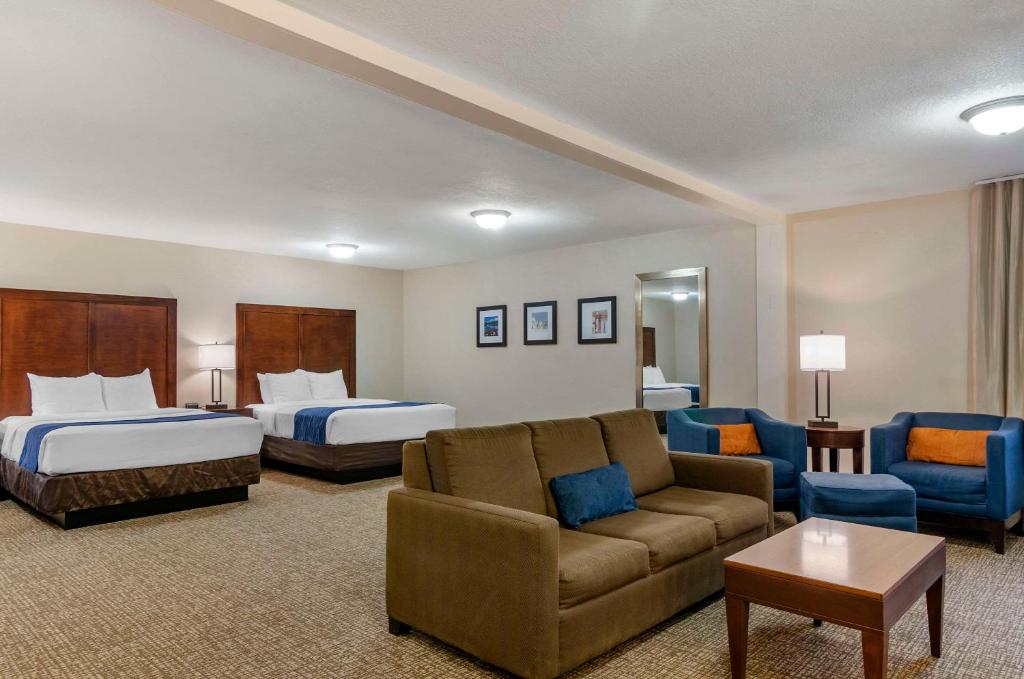 Postel nebo postele na pokoji v ubytování Comfort Inn Bozeman near University