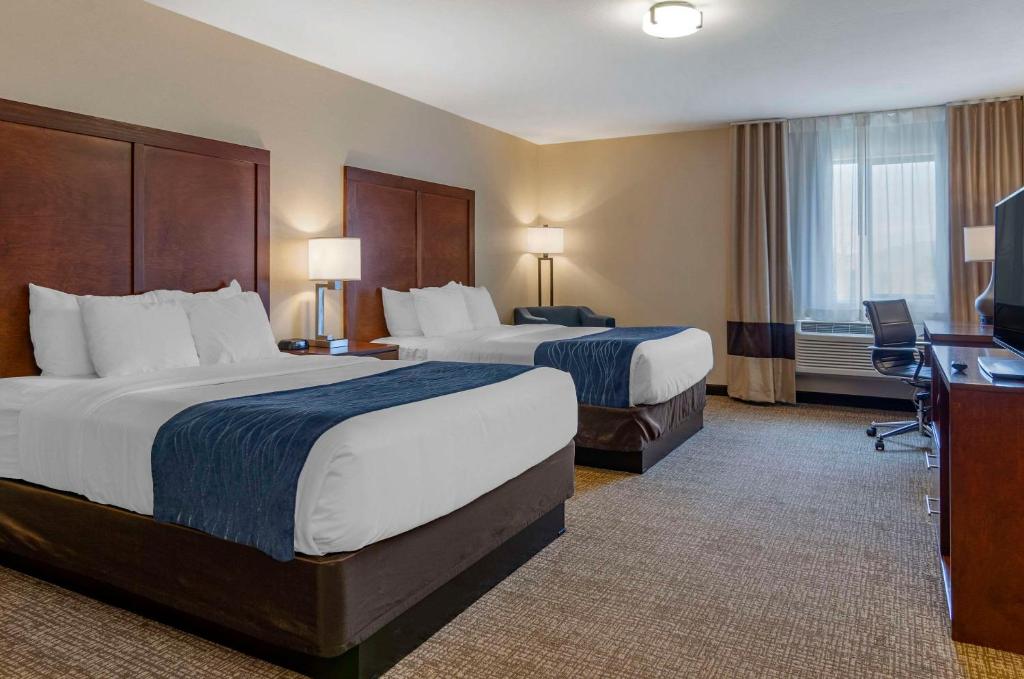 Postel nebo postele na pokoji v ubytování Comfort Inn Bozeman near University