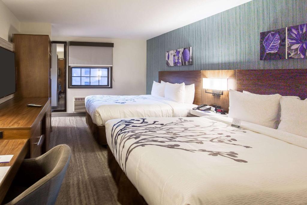 Postel nebo postele na pokoji v ubytování Sleep Inn Oakbrook Terrace - Chicago