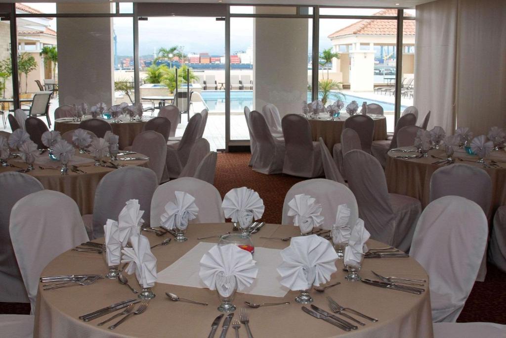 Restaurace v ubytování Radisson Colon 2,000 Hotel & Casino