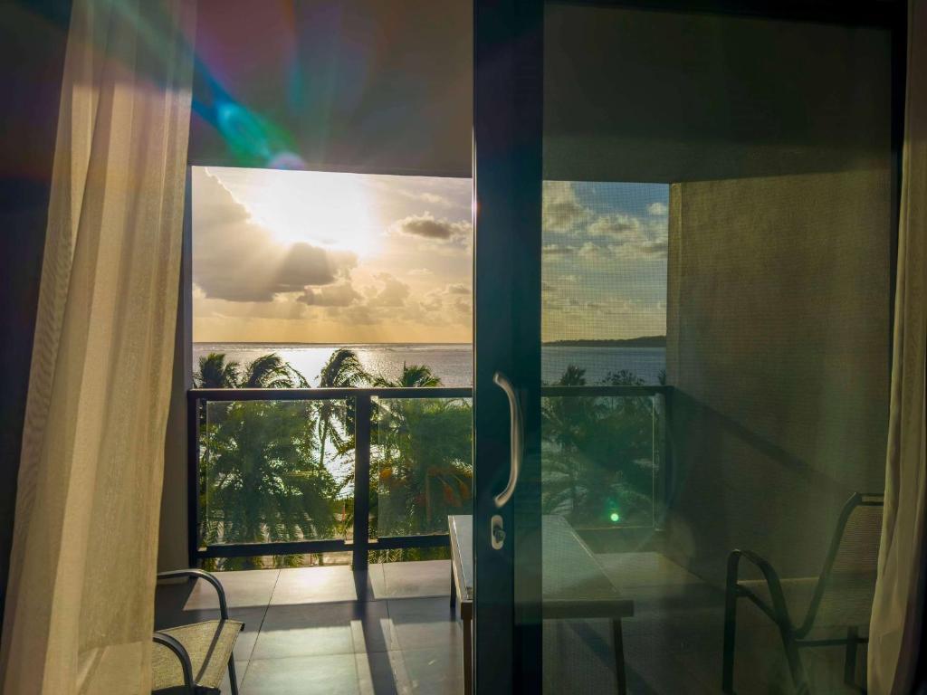 Fotografie z fotogalerie ubytování Ramada Suites By Wyndham Seafront Coral Coast v destinaci Korotogo