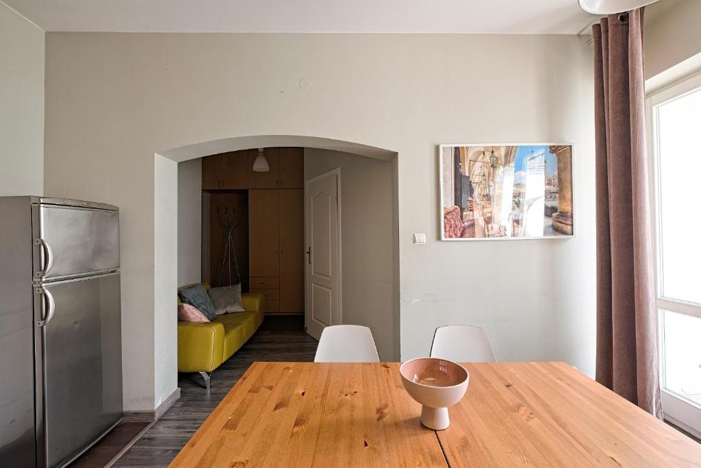 Kuchyňa alebo kuchynka v ubytovaní Urban Nest Apartments Radziwiłłowska 14
