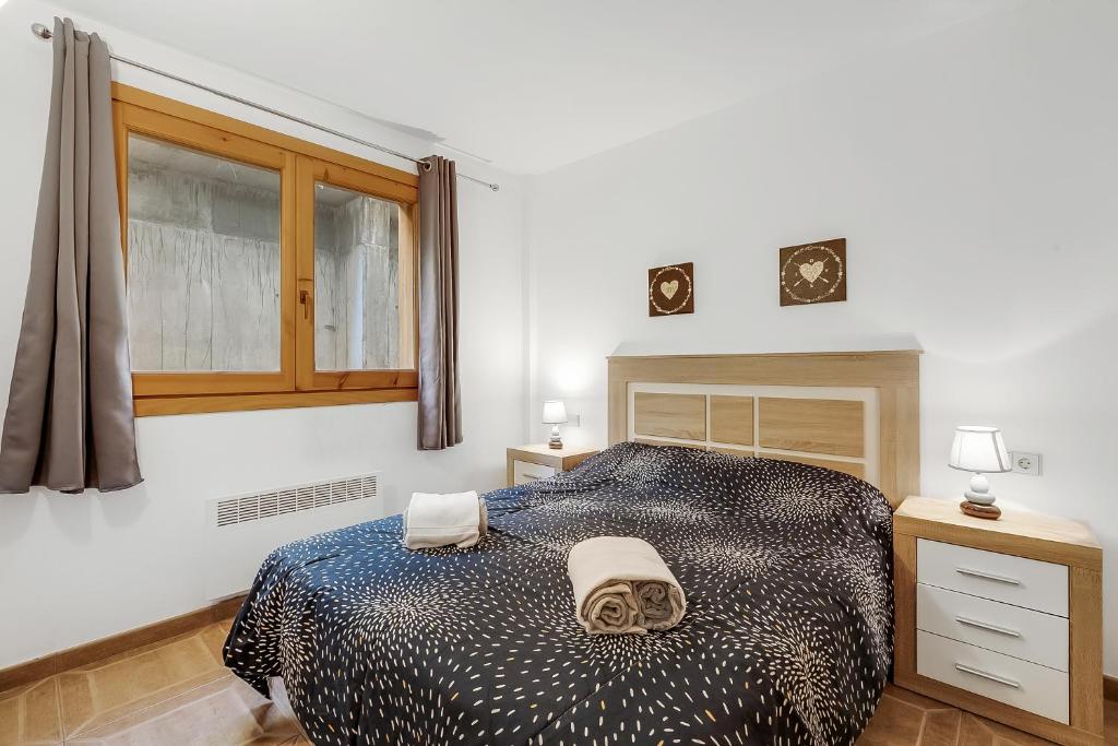 Postel nebo postele na pokoji v ubytování Andorra Active Leisure Apartment - Happy Rentals