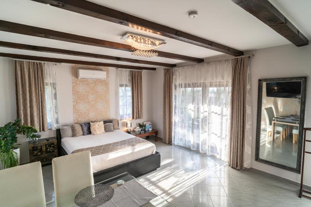 Villa Garden 8900 Zalaegerszeg, 35 Egerszeghegyi út kép - 1