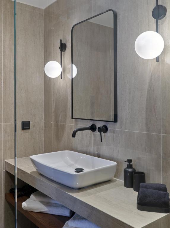 Haya Athens Loftie Suites - Resim 16