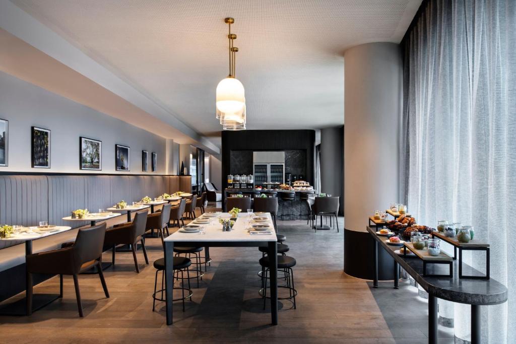 Melbourne Marriott Hotel Docklands - Resim 4