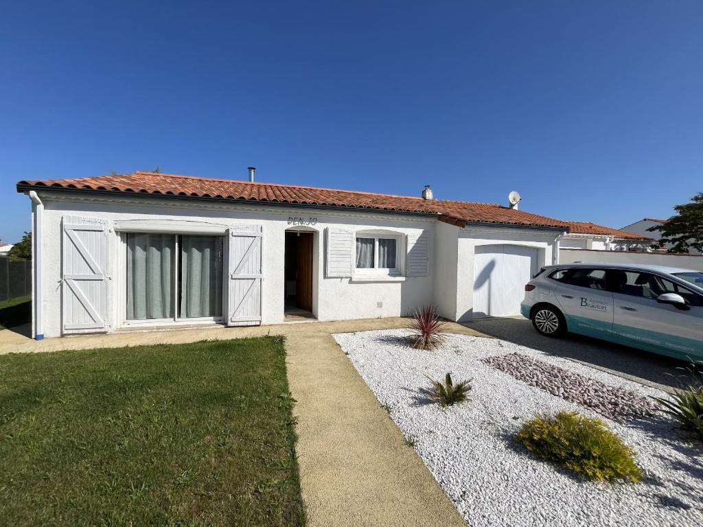 Tòa nhà nơi nhà nghỉ dưỡng tọa lạc