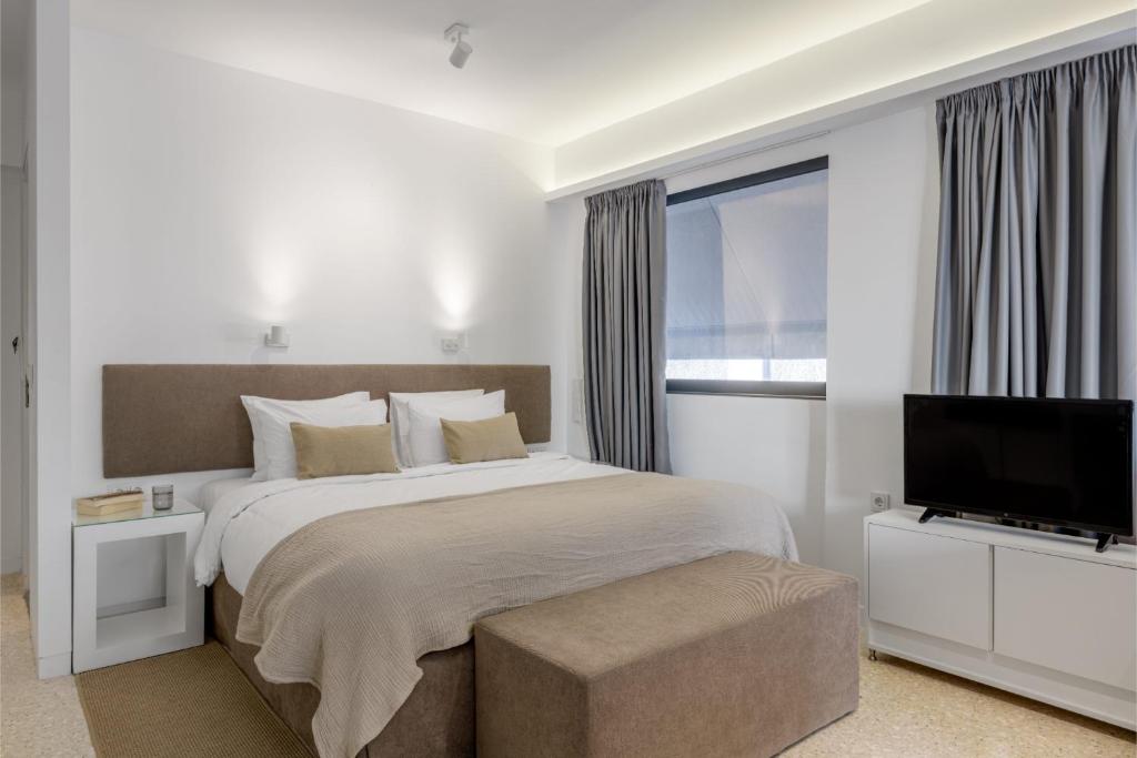 Momo Suites, Acropolis by Aura Homes - Studio With Balcony