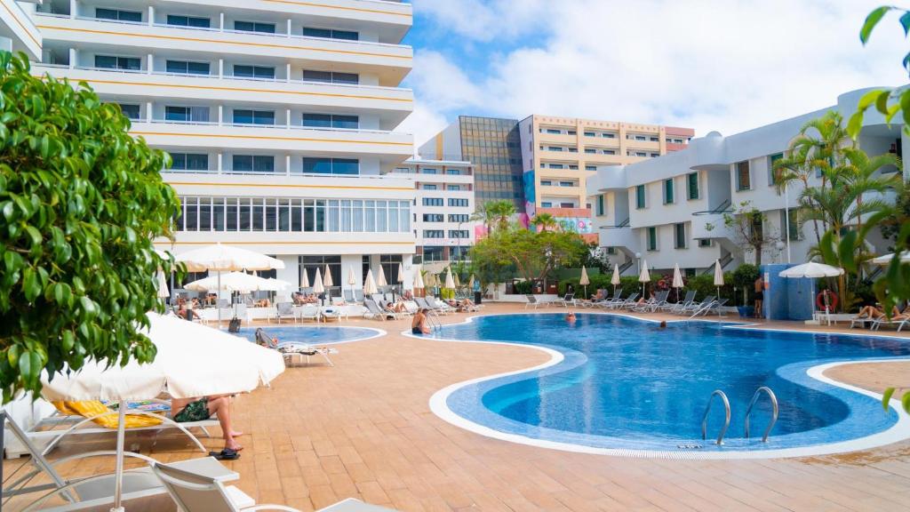 Bazén v ubytování Coral Suites & Spa - Adults Only nebo v jeho okolí