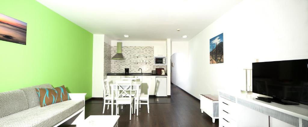 Coral Los Alisios - 