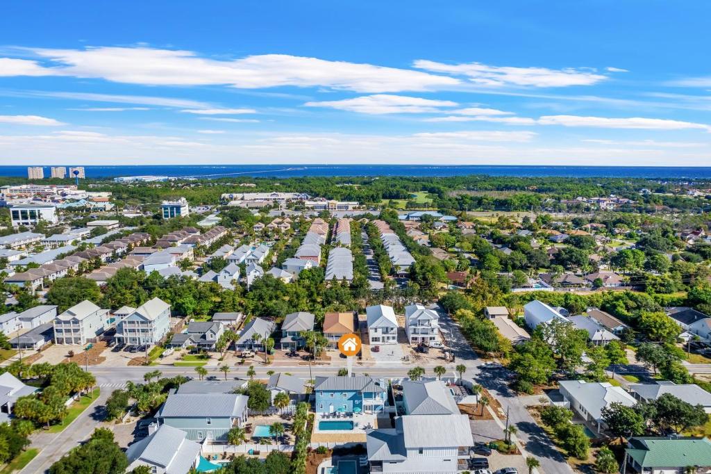 Uma visão geral de Destin ou uma vista da cidade tirada da casa de temporada