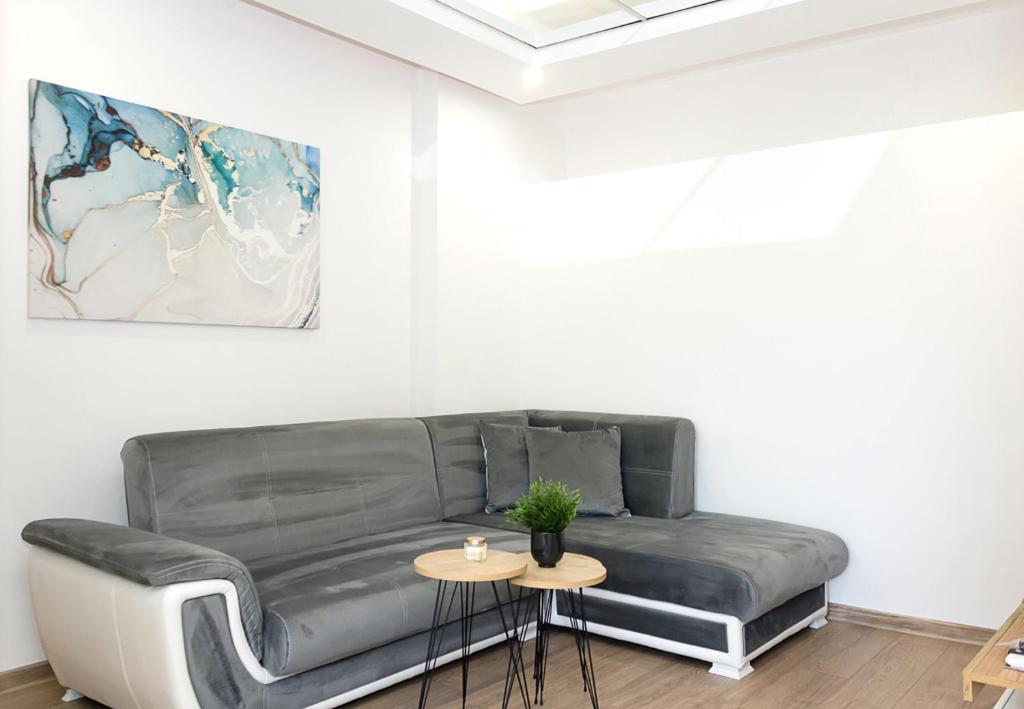 Bright 2-Bedroom Apartment Near Varna City Center