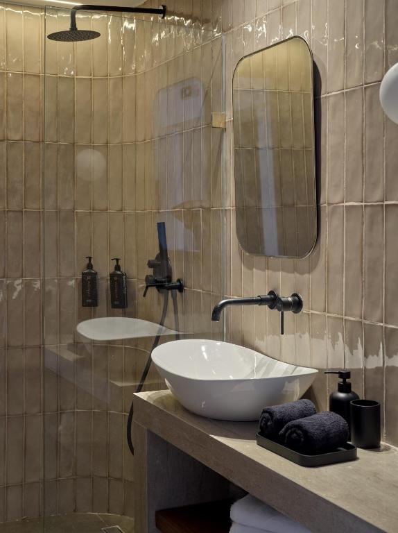 Haya Athens Loftie Suites - Resim 39