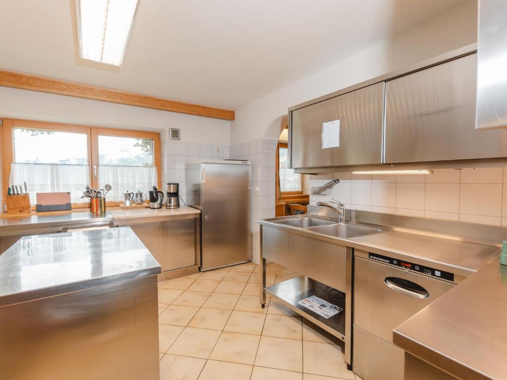 Kuchyň nebo kuchyňský kout v ubytování Apartment Mitteregg by Interhome