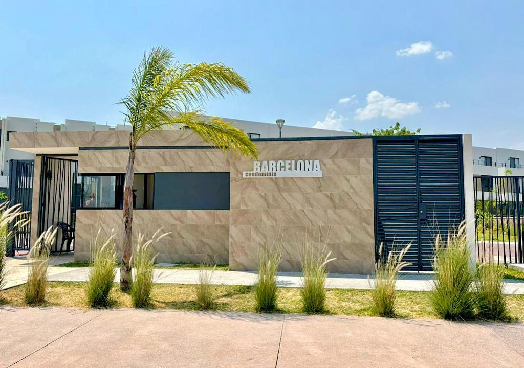 A pie de Alberca Parking Llegada Autonoma Aire Acondicionado Duermen 12 huespedes Pet FRIENDLY - Casa De Tres Dormitorios