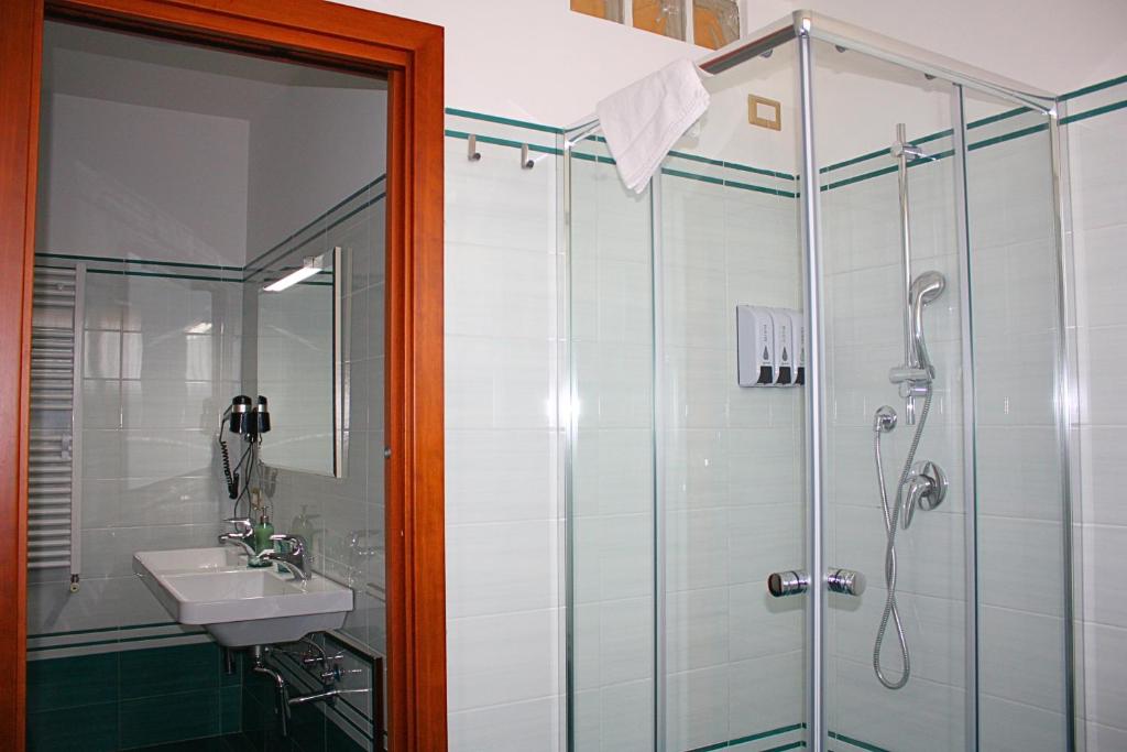 Łazienka w obiekcie SIGIS HOTEL - Fiumicino