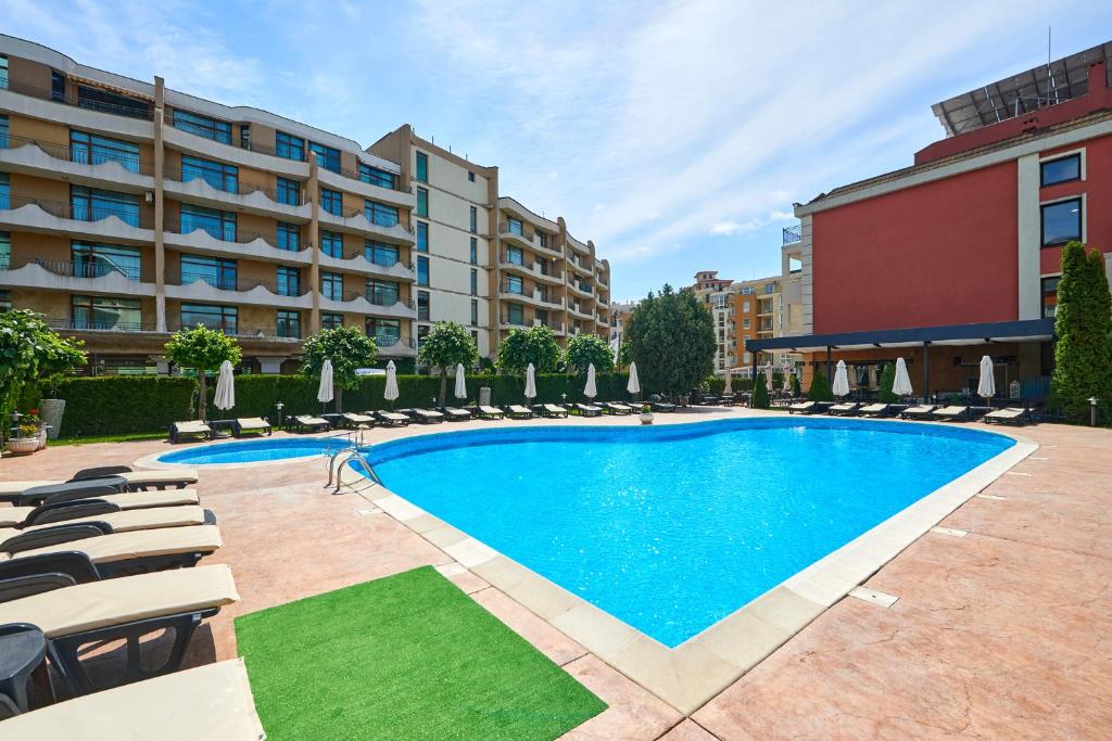 Bazén v ubytování Sunny Beach Hotel Forum - All Inclusive nebo v jeho okolí