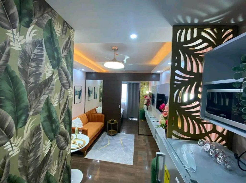 Posezení v ubytování 1br at Air Makati Ayala near Makati med
