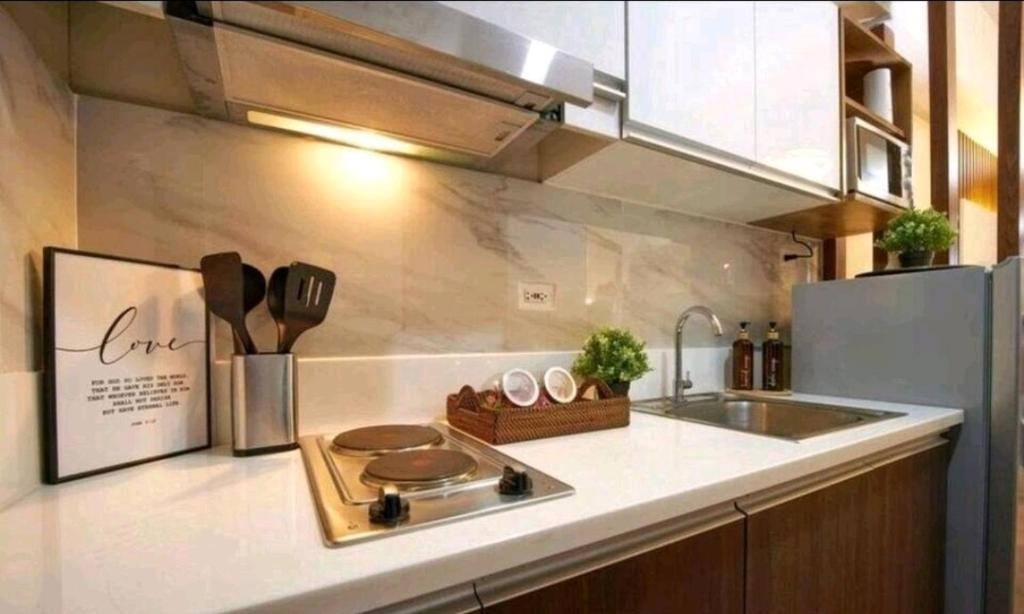Kuchyň nebo kuchyňský kout v ubytování 1br at Air Makati Ayala near Makati med