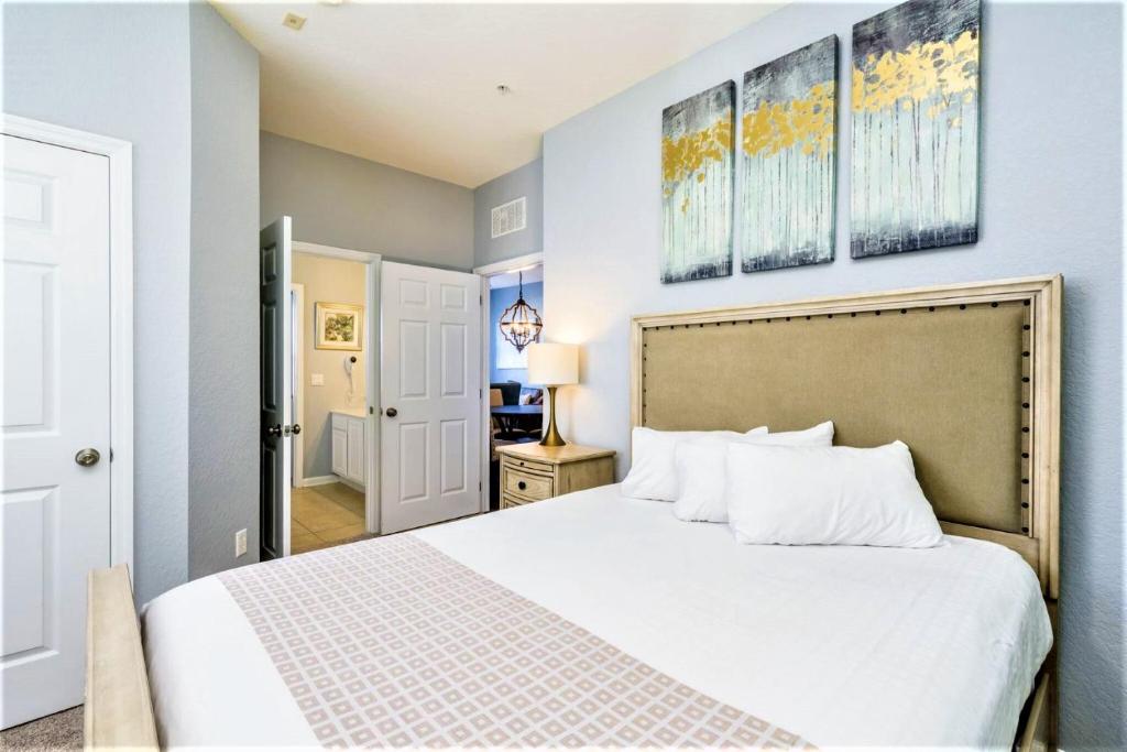 Vista Cay Resort by Millenium at Universal Blvd. - 