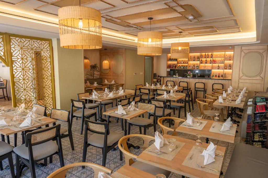 Restaurace v ubytování Hotel Faranda Express Soloy and Casino, a member of Radisson Individuals