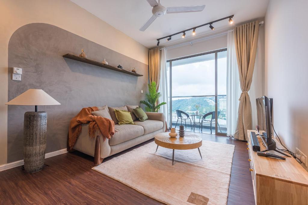 Χώρος καθιστικού στο Serene Zen Family Retreat 2 to 7pax&Sunrise View