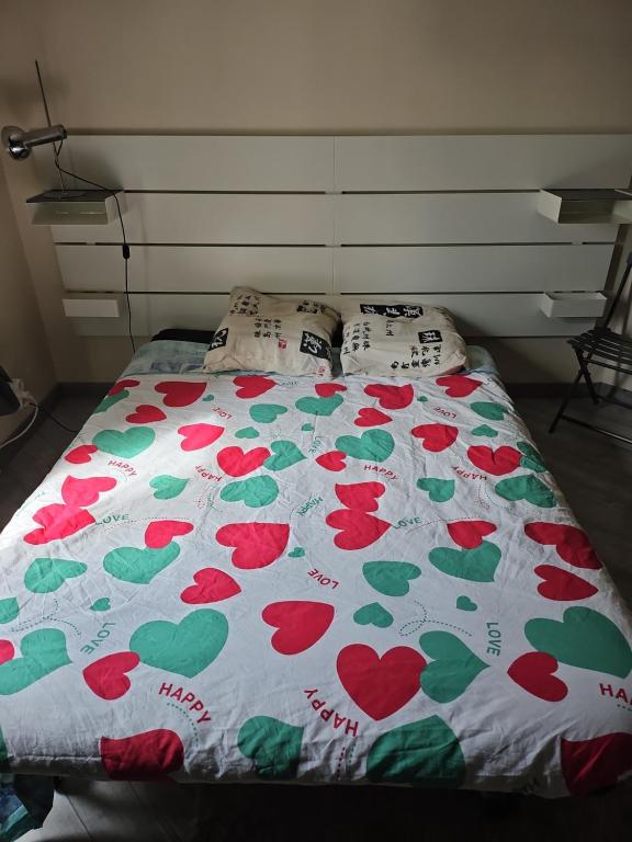 Postel nebo postele na pokoji v ubytování Nuits Dijon Chambre