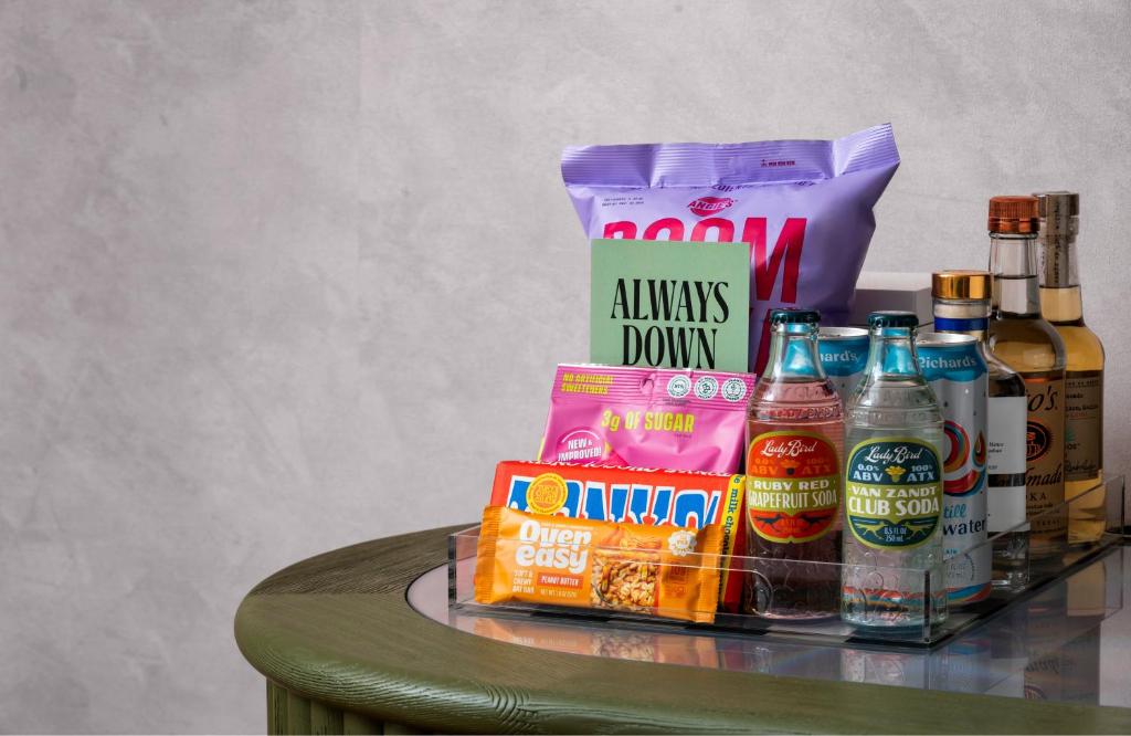 Downright Austin, A Renaissance Hotel - Deluxe Corner King Room
