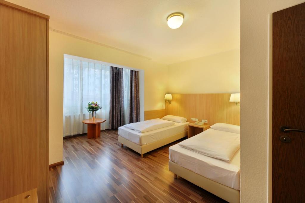 
Business Single Room
