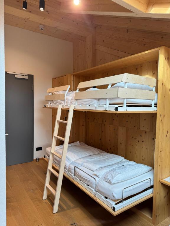 Postel nebo postele na pokoji v ubytování Bergwelt Kandel Hotel & Eventlocation