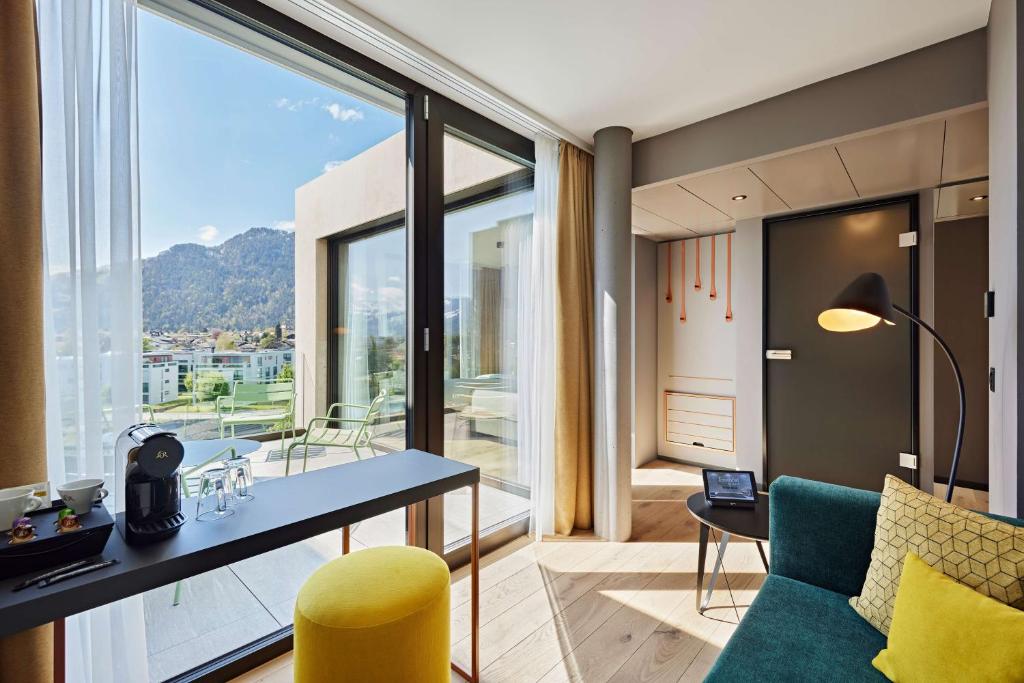 Ein allgemeiner Bergblick oder ein Berglick von des Hotels aus