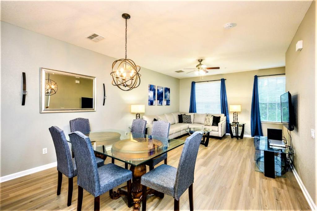 Vista Cay Resort by Millenium at Universal Blvd. - 