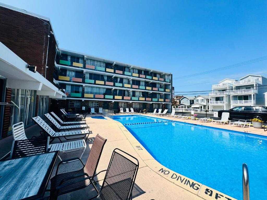 Bazén v ubytování Skyview Manor Motel nebo v jeho okolí
