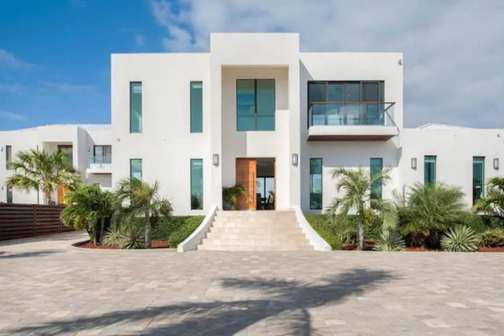 Villas private pool Long Bay Hills, Turks and Caicos Islands