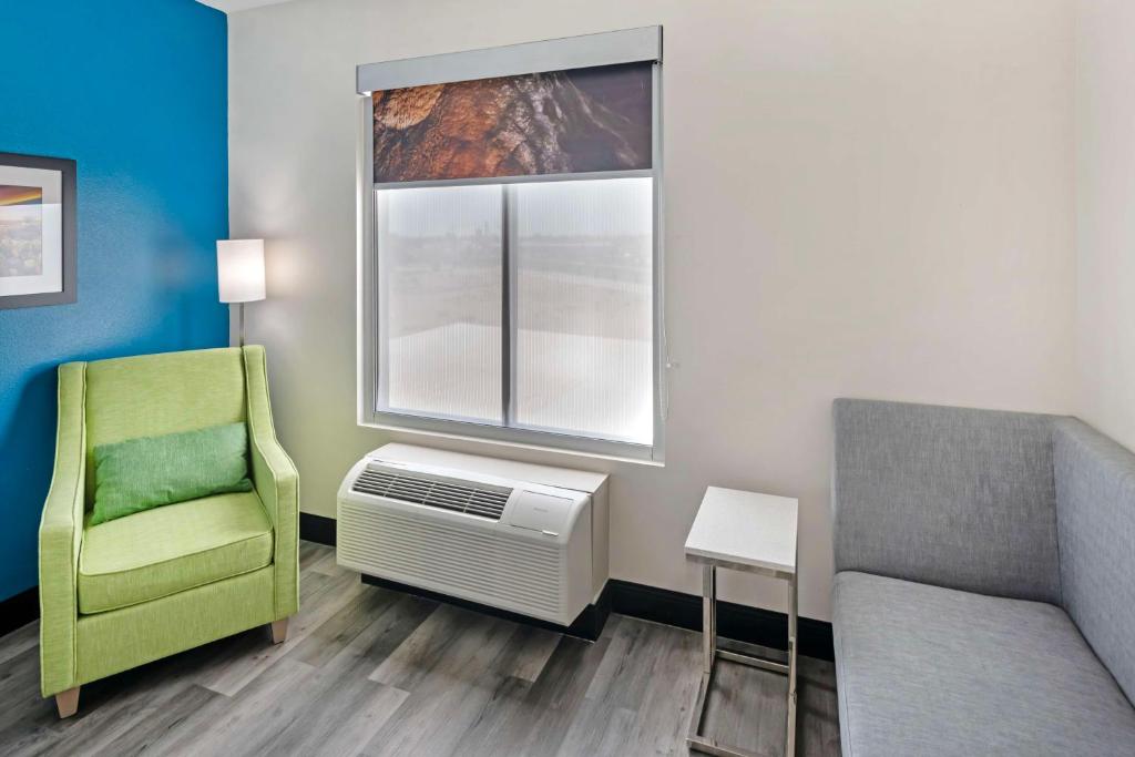 Best Western Plus Executive Residency Carlsbad Hotel - Habitación Queen Con Dos Camas Queen Y Cocina