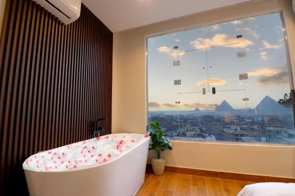 Posezení v ubytování Pyramids Skyline Hotel Cairo