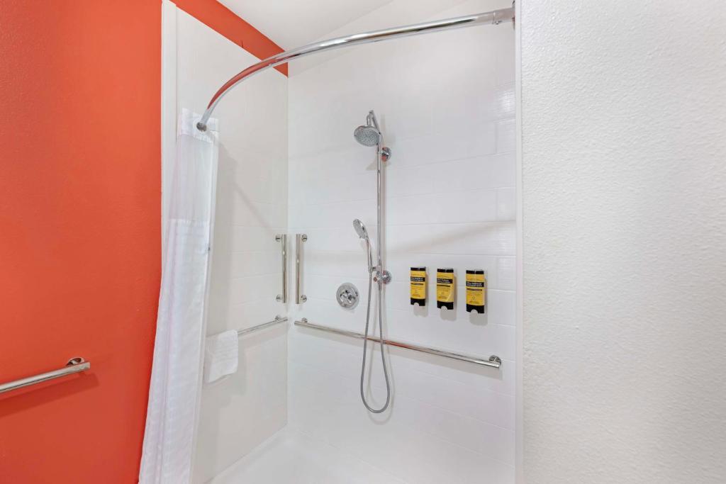 Best Western Plus Executive Residency Carlsbad Hotel - Queen Room With Two Queen Beds - Disability Access