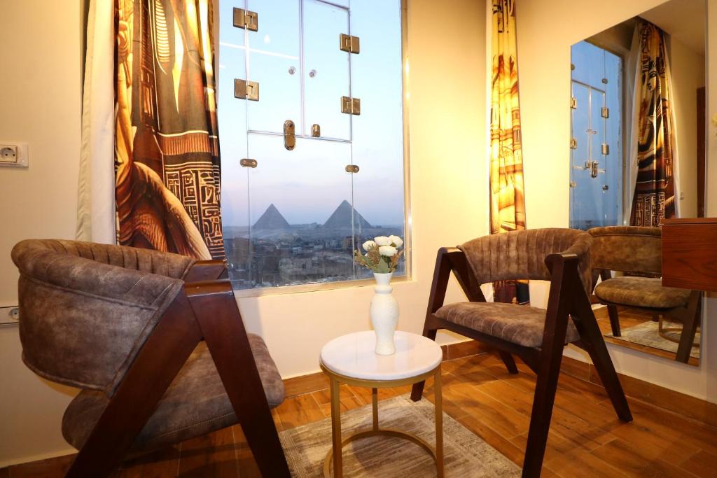 Nespecifikovaný výhled na hory nebo výhled na hory při pohledu z hotelu