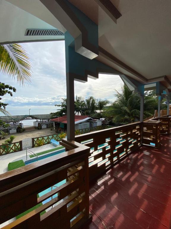 Balkón nebo terasa v ubytování Jala Beach Resort