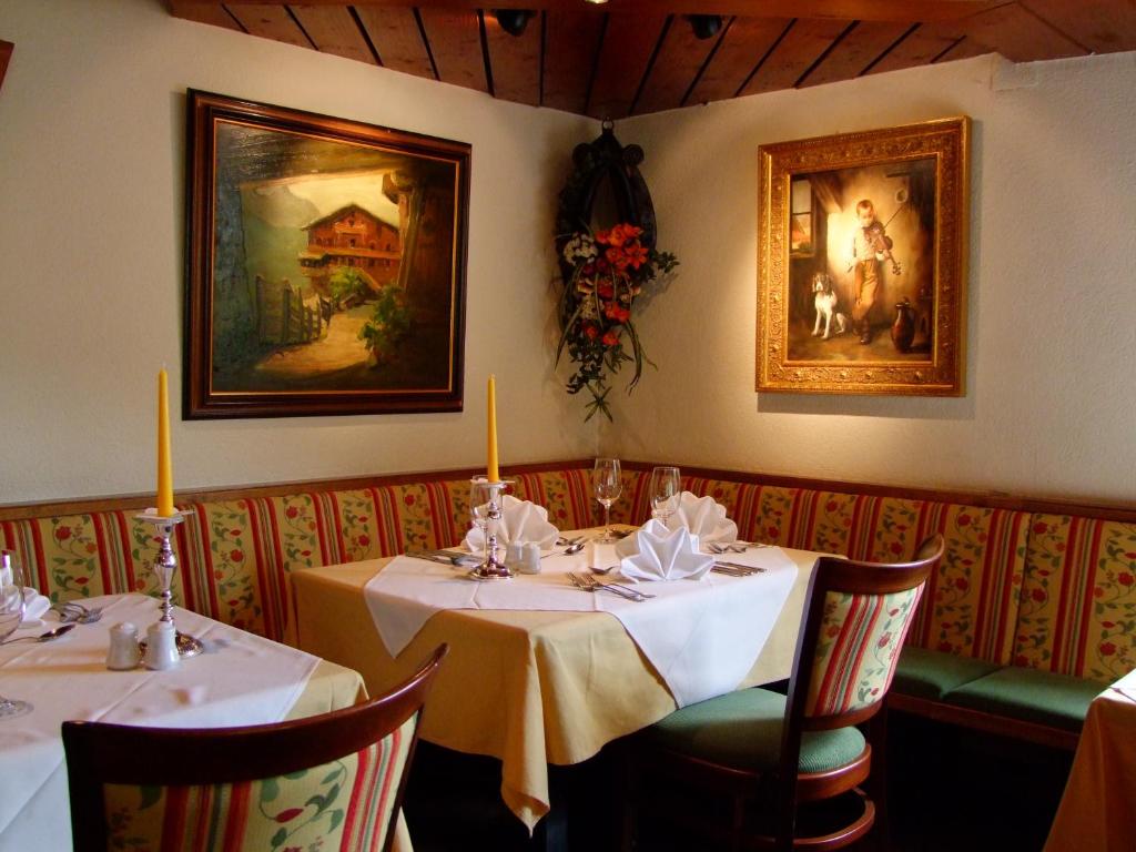 Restauracja lub miejsce do jedzenia w obiekcie Gasthof Sonne