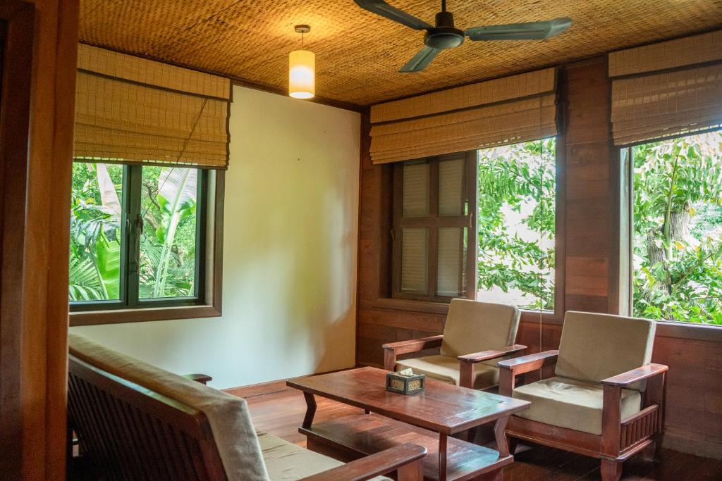 Posezení v ubytování Jungle Sanctuary Hotel Siem Reap