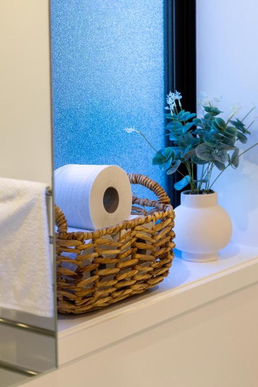 Single Level Studio Escape on Wilmer St - Central