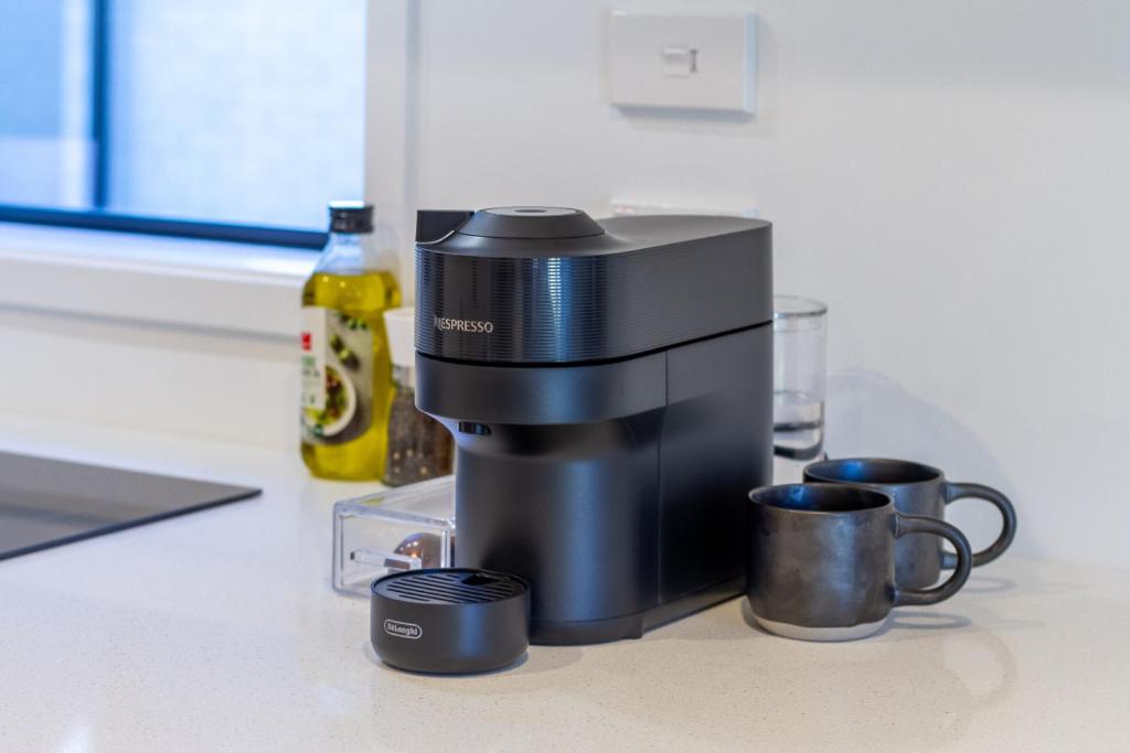 Single Level Studio Escape on Wilmer St - Central - Resim 5