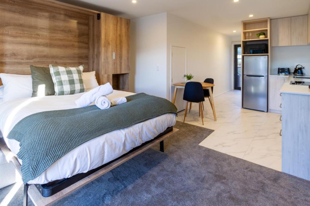 Single Level Studio Escape on Wilmer St - Central - Resim 27