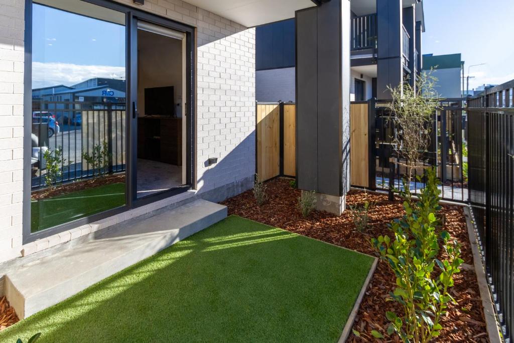 Single Level Studio Escape on Wilmer St - Central - Resim 6