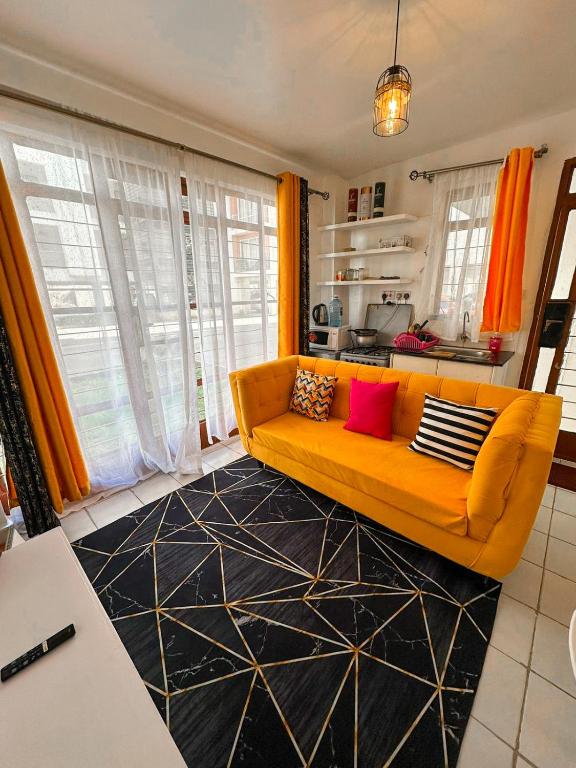 Kuchyň nebo kuchyňský kout v ubytování Classy Studio Apartment racecourse Gardens