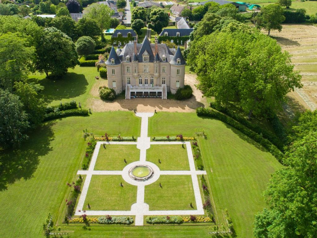 Ogród w obiekcie Grand Château Renaissance avec Parc, Piscine et Activités, Rénové en 2023 - FR-1-410-389