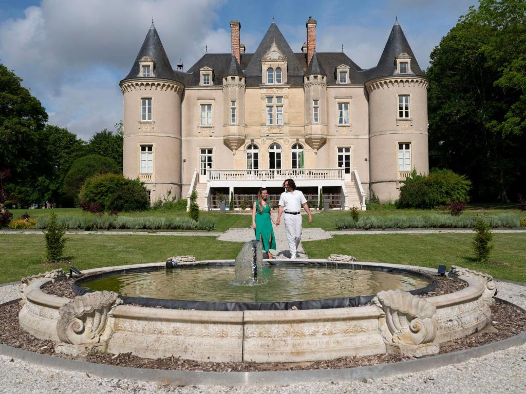 Ogród w obiekcie Grand Château Renaissance avec Parc, Piscine et Activités, Rénové en 2023 - FR-1-410-389