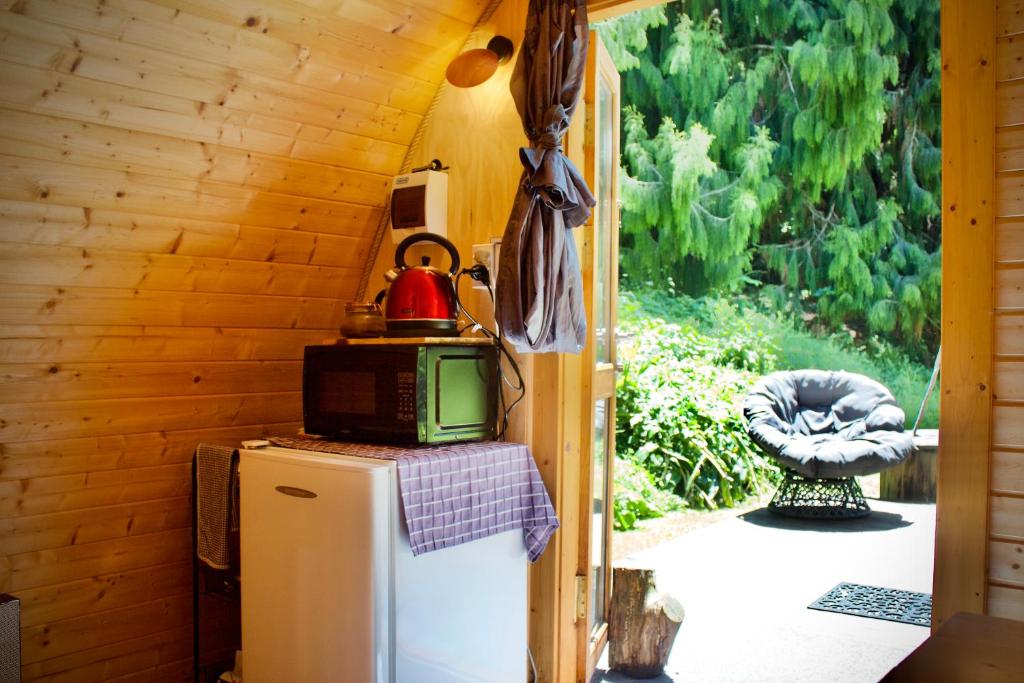 Zahrada ubytování Quirky Woods - Glamping Cabins at Maketu