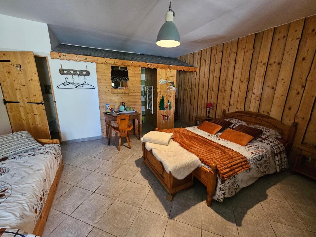 Chambres d'hôtes Olachat proche Annecy - Family Room With Private Bathroom
